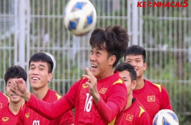 Thông tin về sự nghiệp CLB của tiền đạo Lê Minh Bình